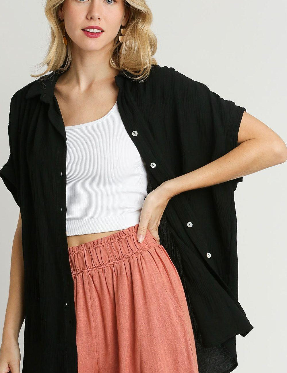 Black Umgee Full Size Textured Button Down Short Sleeve Shirt | Shirts Daverri Fashions