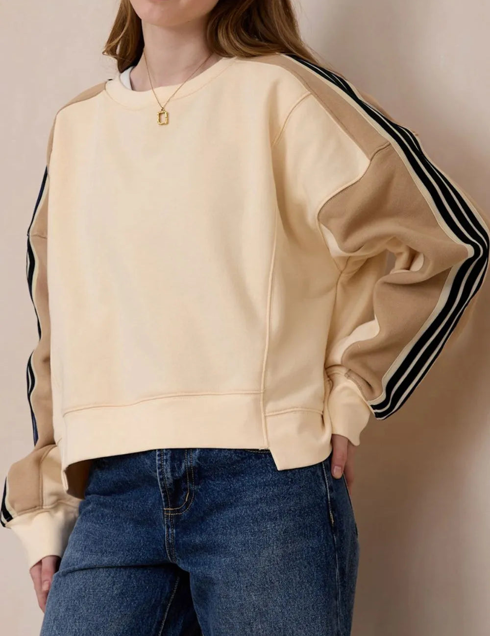 Contrast Round Neck Long Sleeve Sweatshirt | Sweatshirts Daverri Fashions