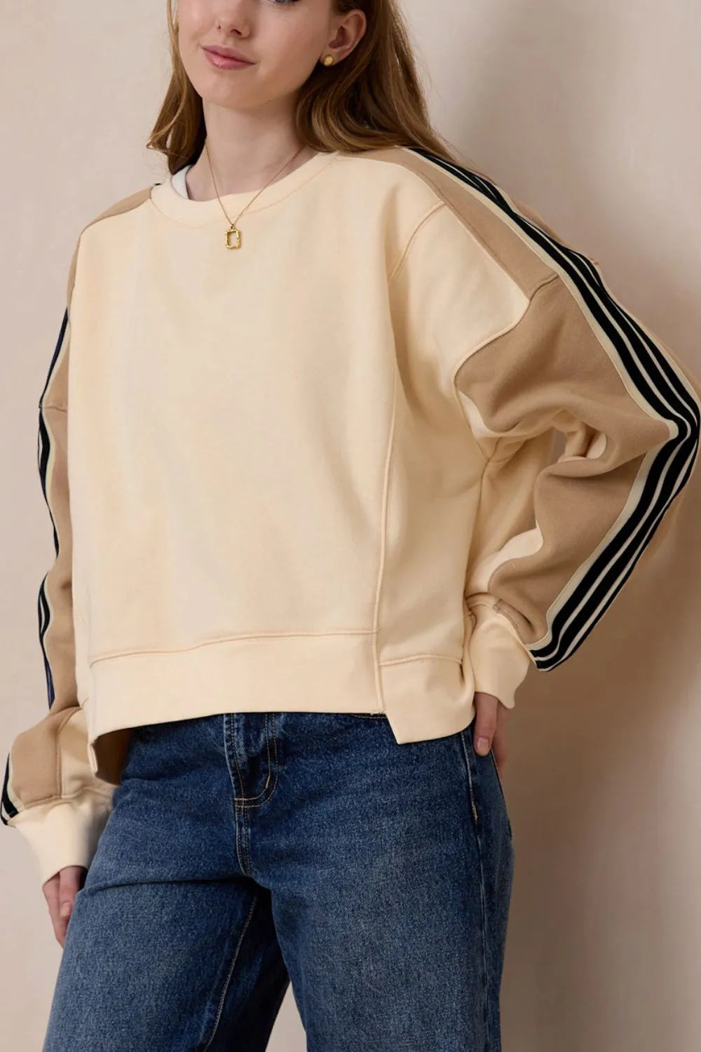 Contrast Round Neck Long Sleeve Sweatshirt | Sweatshirts Daverri Fashions
