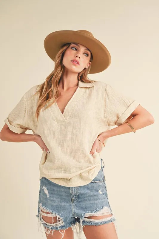 Aemi + Co Side Slit Johnny Collar Short Sleeve Cotton Gauze Blouse | Daverri Fashions