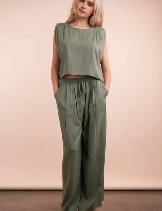 Olive VERY J Solid Woven Top & Pants Set | Outfit Sets Daverri Fashions