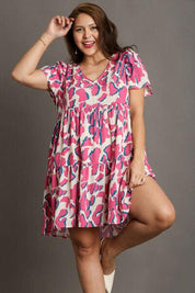 Umgee Full Size Abstract Print Pleat Detail Short Sleeve V-Neck Tiered Dress Plus Size | Daverri Fashions