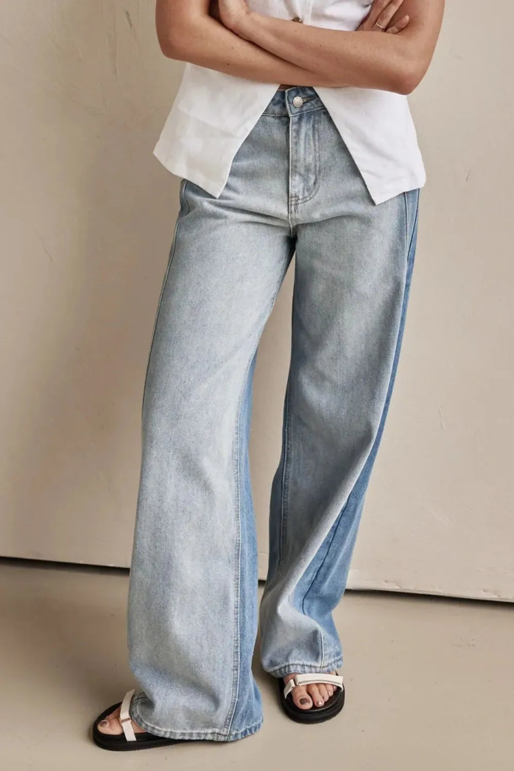 Contrast Straight Leg Jeans with Pockets | Jeans Daverri Fashions
