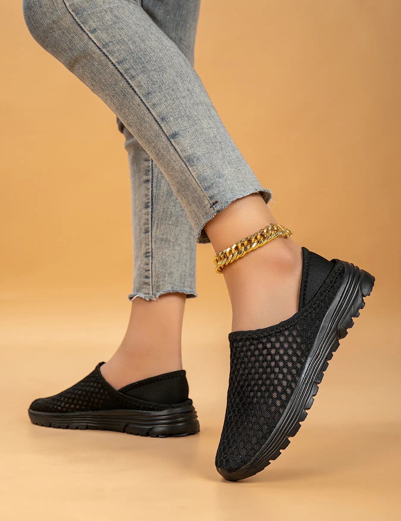 Black Breathable Mesh Slip-Ons | Sneakers Daverri Fashions