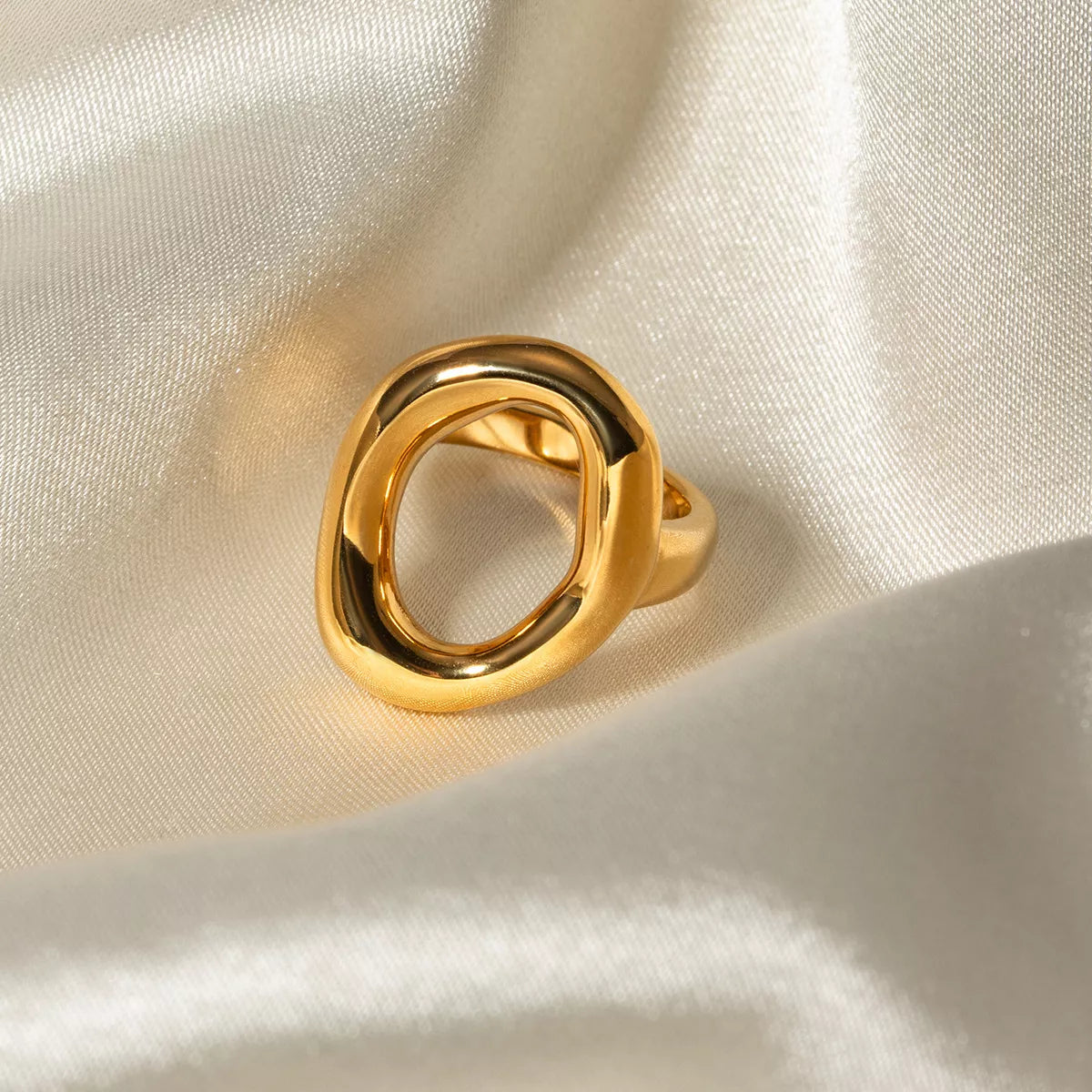 Gold Modern Hollow Oval Ring | Rings Daverri Fashions