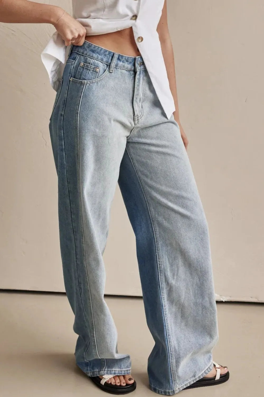 Contrast Straight Leg Jeans with Pockets | Jeans Daverri Fashions
