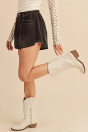 Aemi + Co Frayed Hem Elastic Waist Denim Shorts | Daverri Fashions
