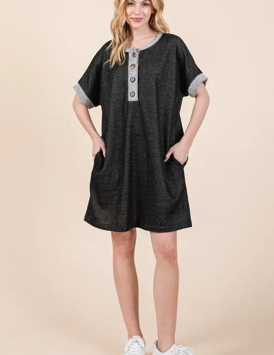 Casual Contrast Trim Henley Dress | Daverri Fashions