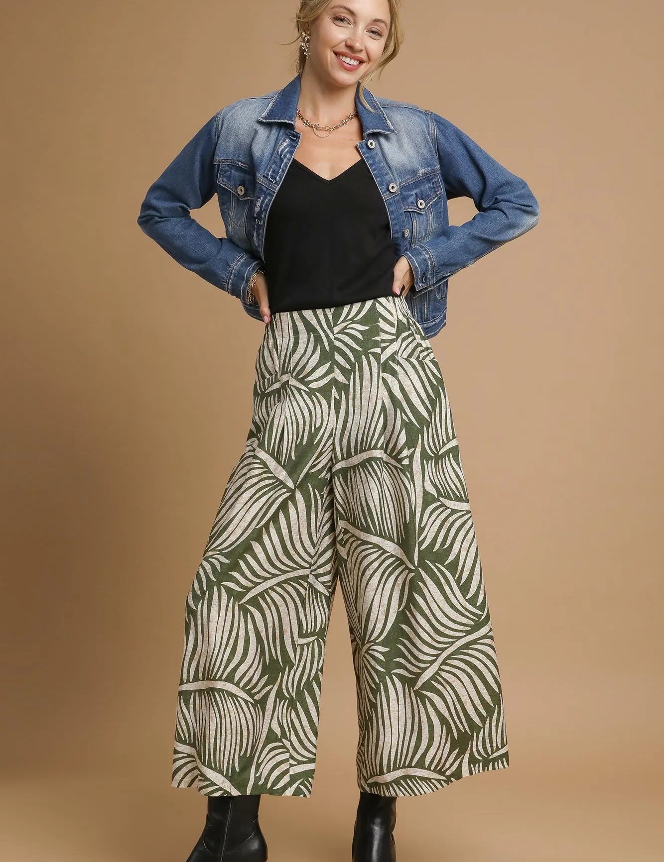 Umgee Palm Leaf Print Wide Leg Culotte Pants | Pants Daverri Fashions