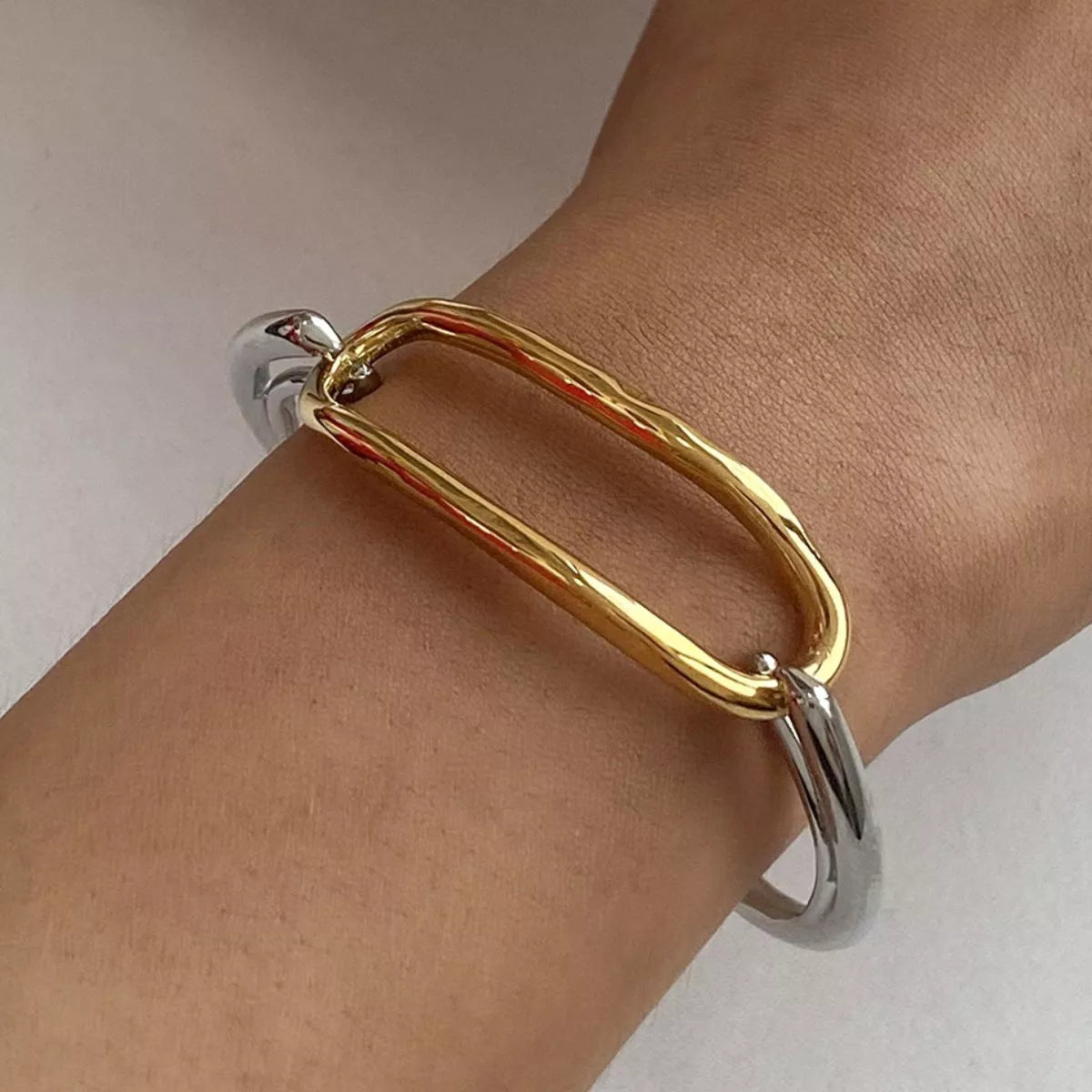 Two-Tone Geometric Link Bracelet | Bracelets Daverri Fashions