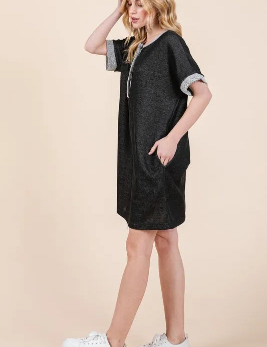 BLACK Casual Contrast Trim Henley Dress | Daverri Fashions