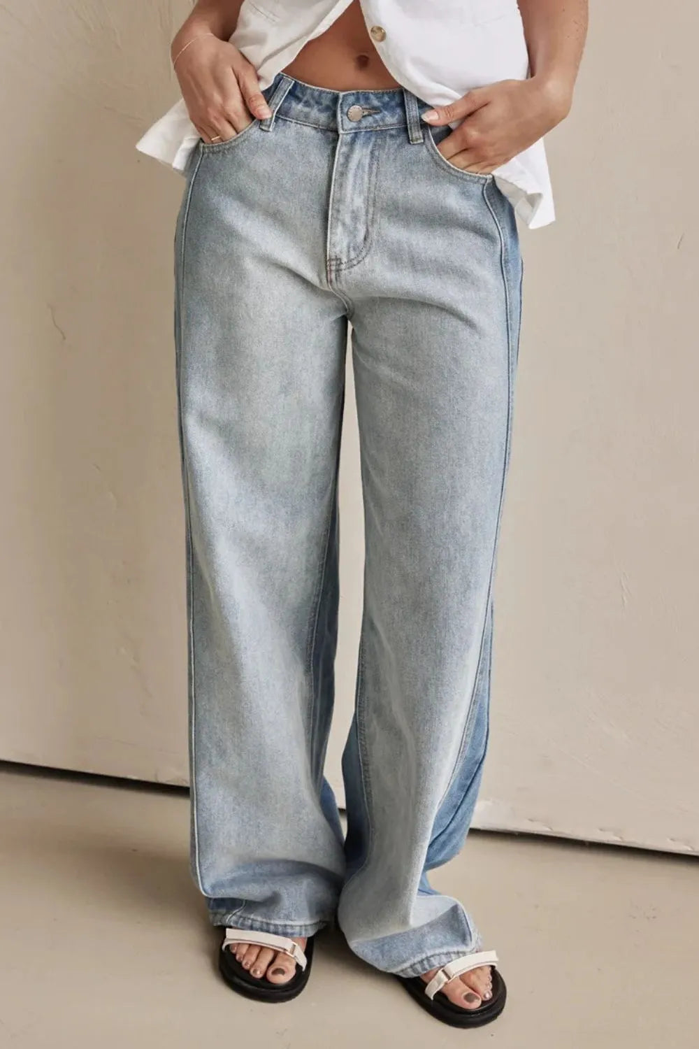 Light Contrast Straight Leg Jeans with Pockets | Jeans Daverri Fashions