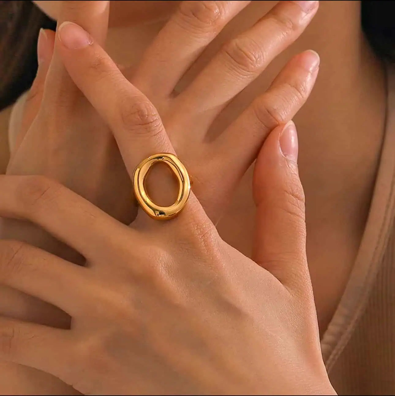 Modern Hollow Oval Ring | Rings Daverri Fashions