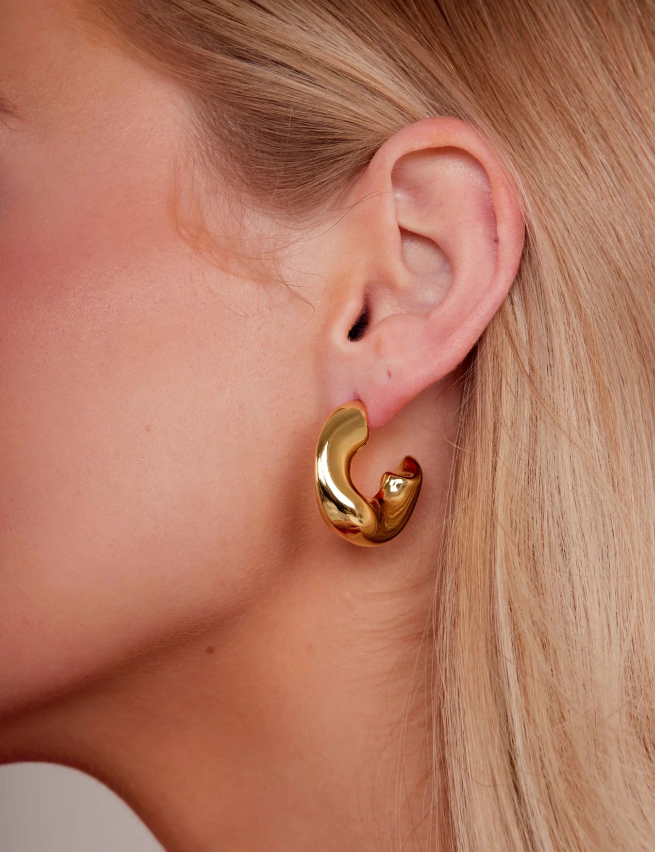 Small Puffy Hoop Earrings | Earrings Daverri Fashions