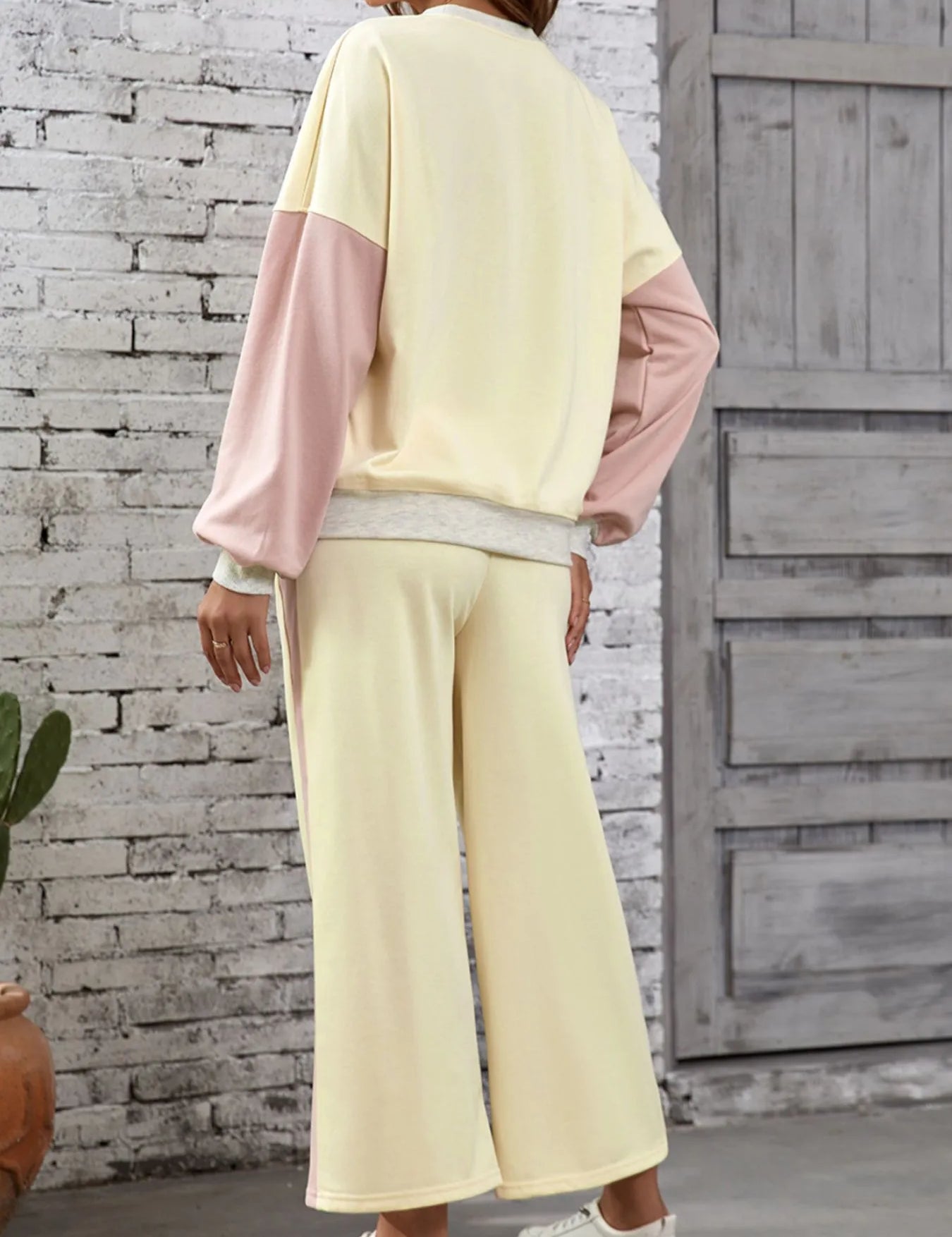 Color Block Round Neck Top and Pants Set | Loungewear Sets Daverri Fashions