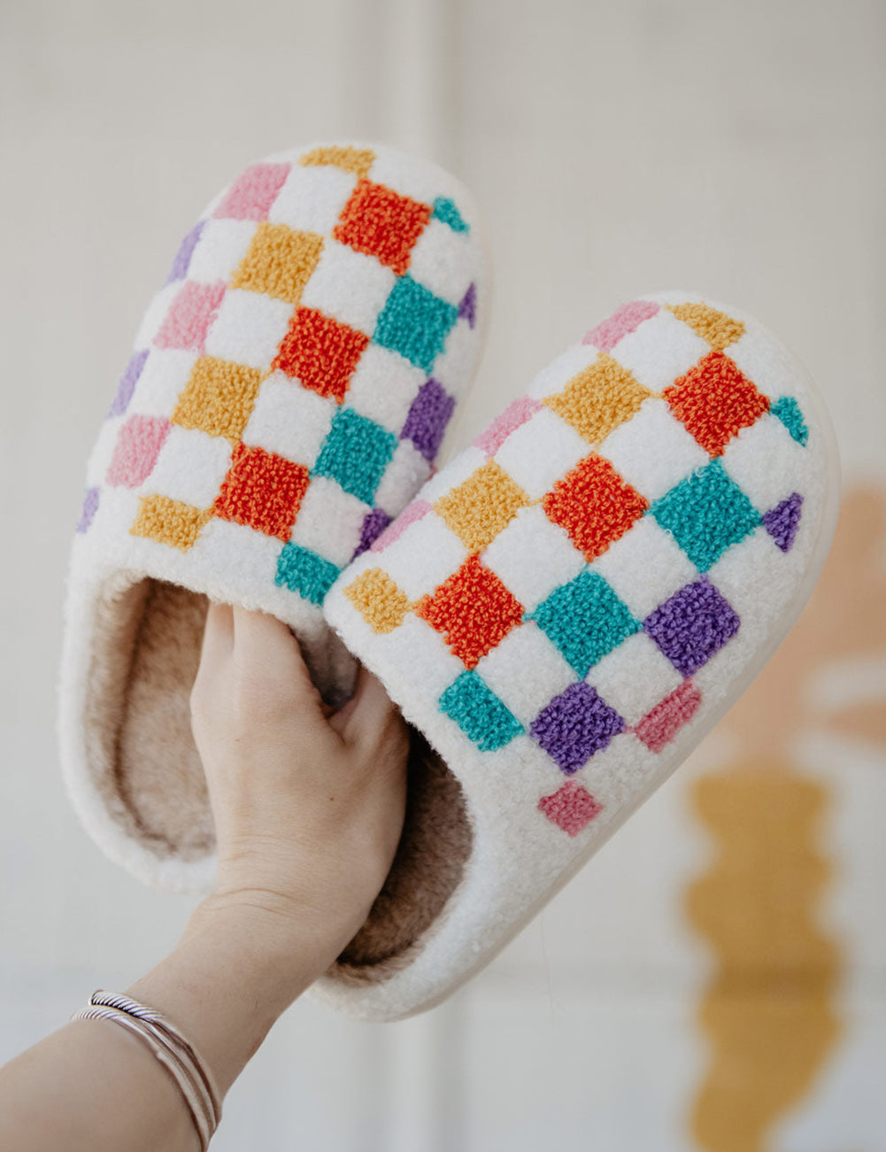 White Vibrant Checkered Plush Thermal Slippers | Slippers Daverri Fashions