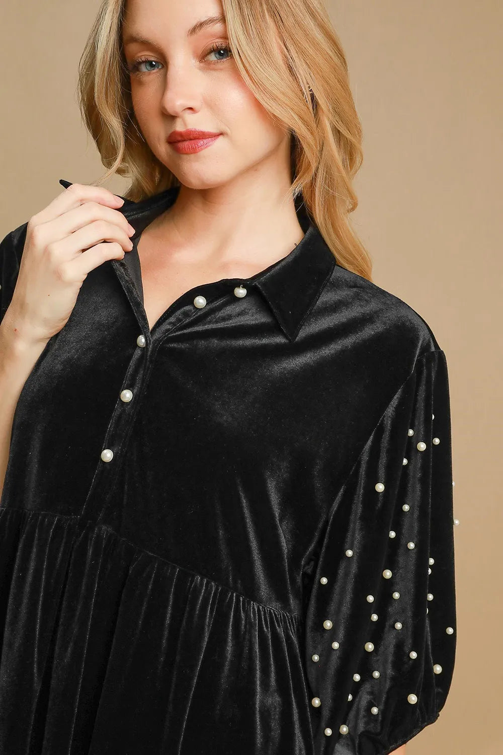 Umgee Pearl Detail Half Sleeve Velvet Babydoll Blouse | Daverri Fashions