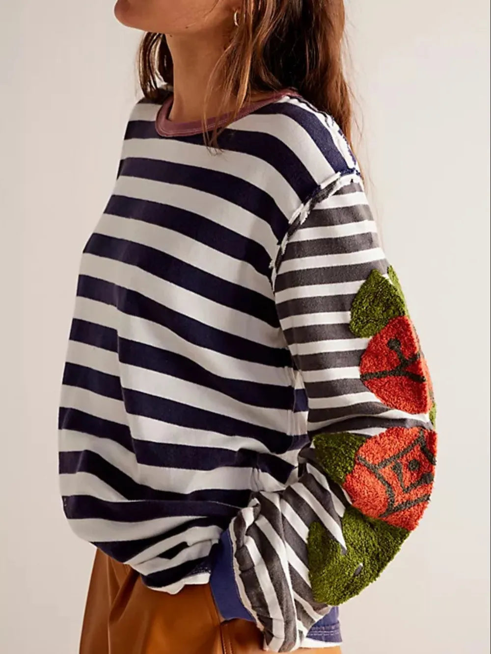 Black Striped Round Neck Long Sleeve Sweatshirt | Sweatshirts Daverri Fashions