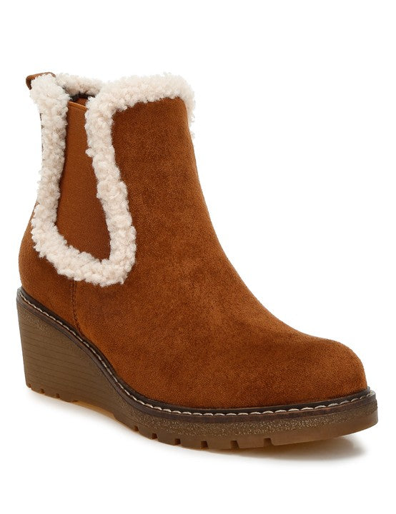 Tan Thunderhoof Faux Fur Lined Chelsea Boots | Boots Daverri Fashions