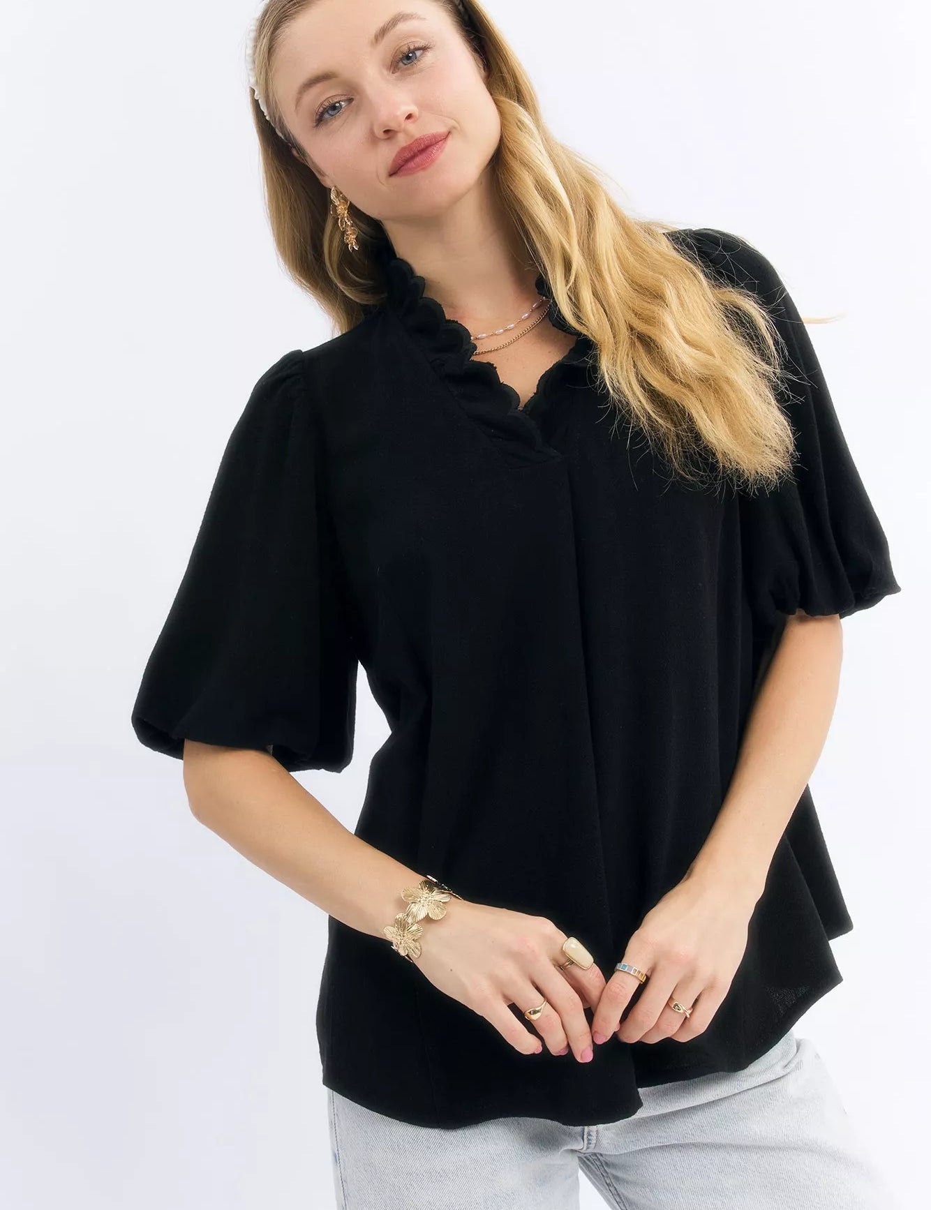 Black Umgee Linen Scallop Trim V-Neck Blouse | Daverri Fashions