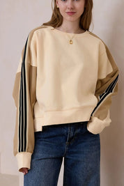 Contrast Round Neck Long Sleeve Sweatshirt | Sweatshirts Daverri Fashions
