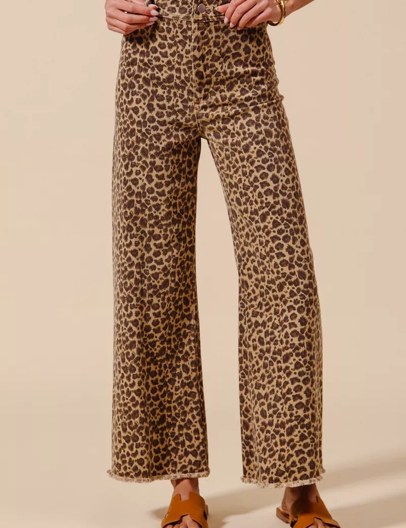 LEOPARD SO ME Mid Rise Leopard Twill Frayed Hem Wide Leg Pants | Daverri Fashions