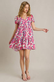 Umgee Full Size Abstract Print Pleat Detail Short Sleeve V-Neck Tiered Dress Plus Size | Daverri Fashions