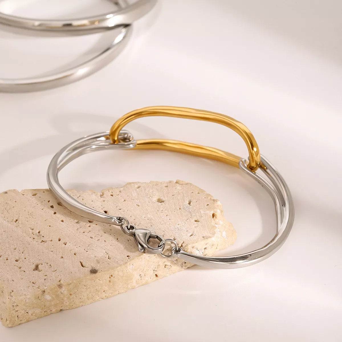 Two-Tone Geometric Link Bracelet | Bracelets Daverri Fashions