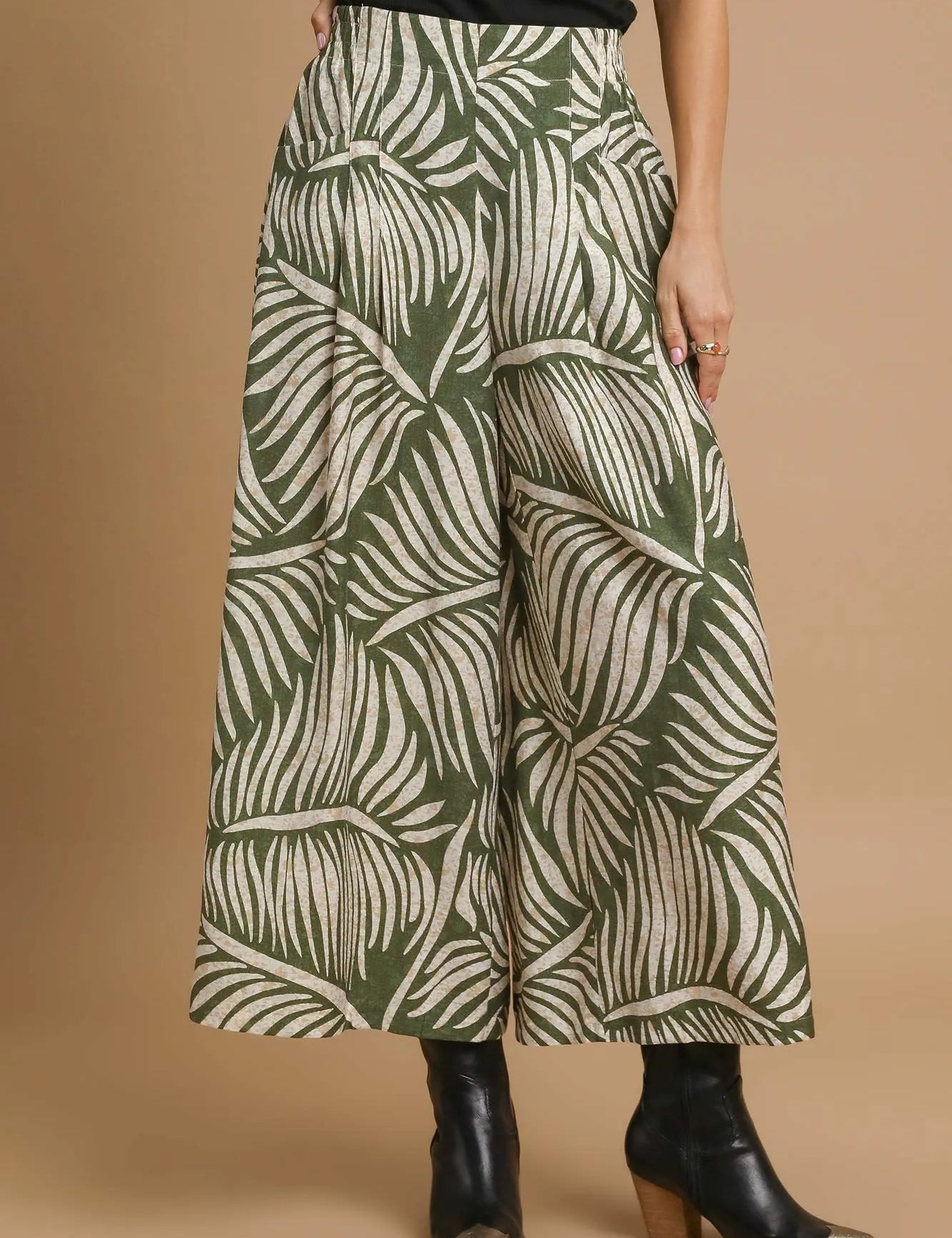 Olive Umgee Palm Leaf Print Wide Leg Culotte Pants | Pants Daverri Fashions