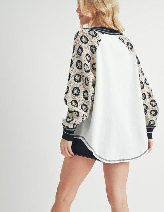 Aemi+Co Crochet Contrast Stitching V Neck Top | Tops Daverri Fashions