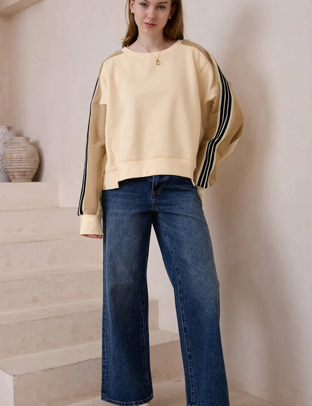 Contrast Round Neck Long Sleeve Sweatshirt | Sweatshirts Daverri Fashions