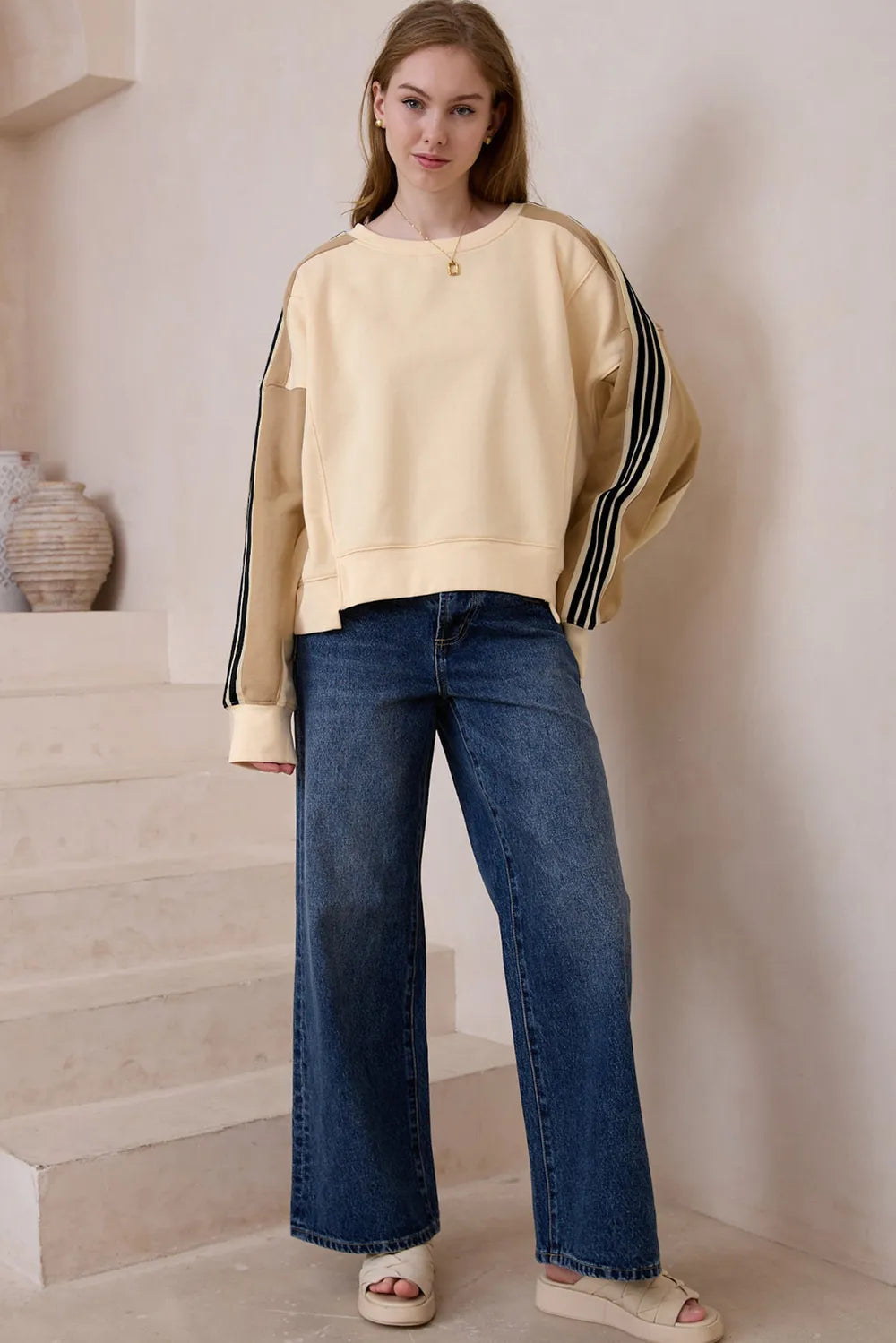 Contrast Round Neck Long Sleeve Sweatshirt | Sweatshirts Daverri Fashions