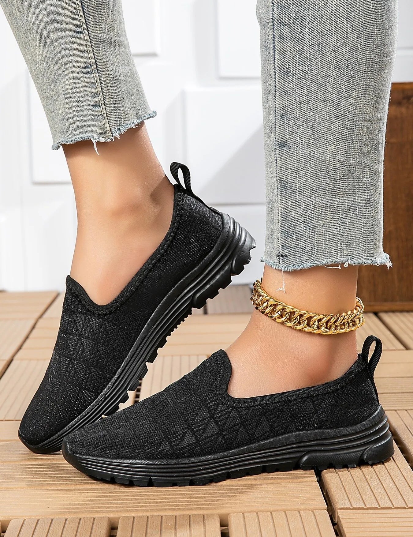 Black Breathable Mesh Slip-On Sneakers | Sneakers Daverri Fashions