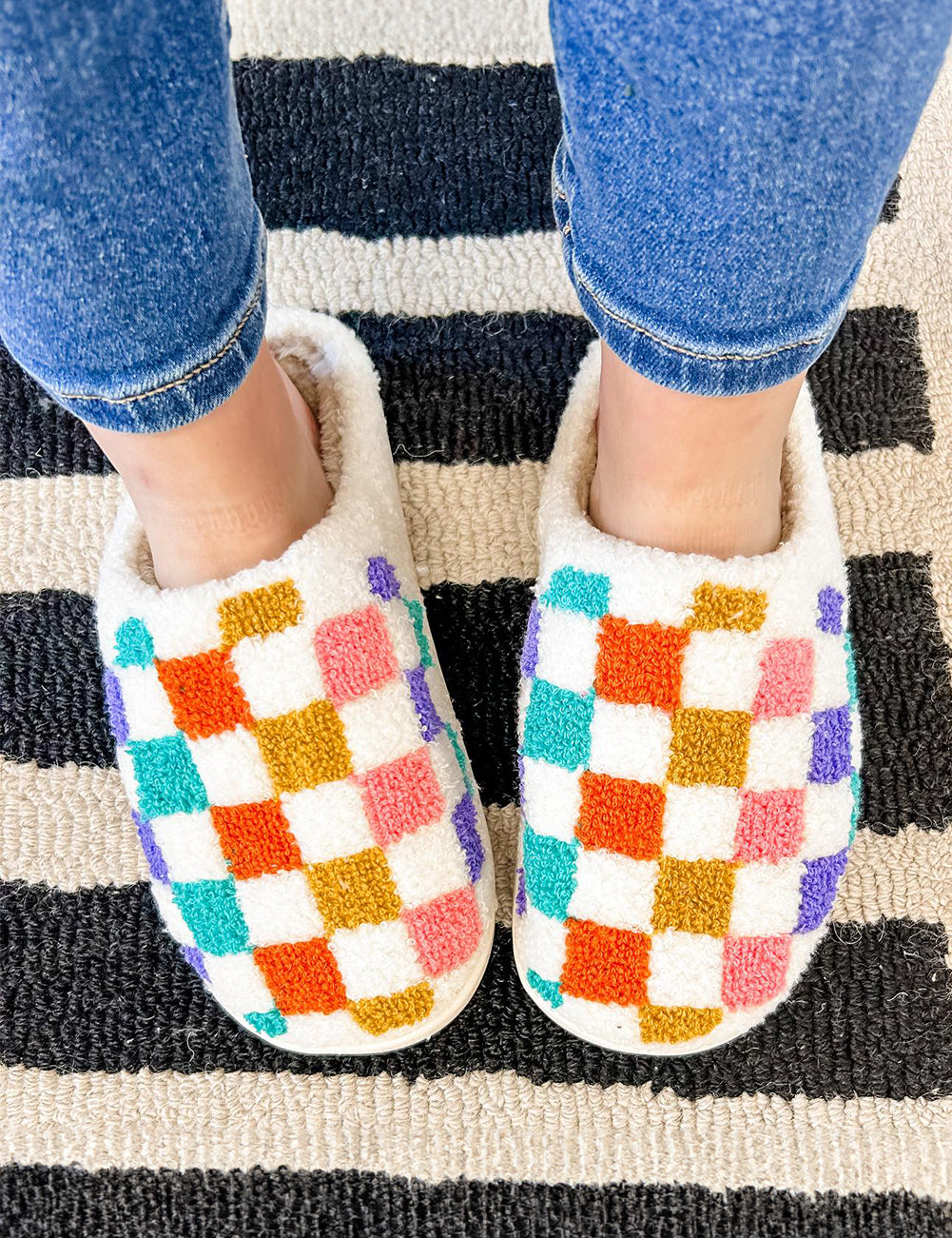 White White Vibrant Checkered Plush Thermal Slippers | Slippers Daverri Fashions