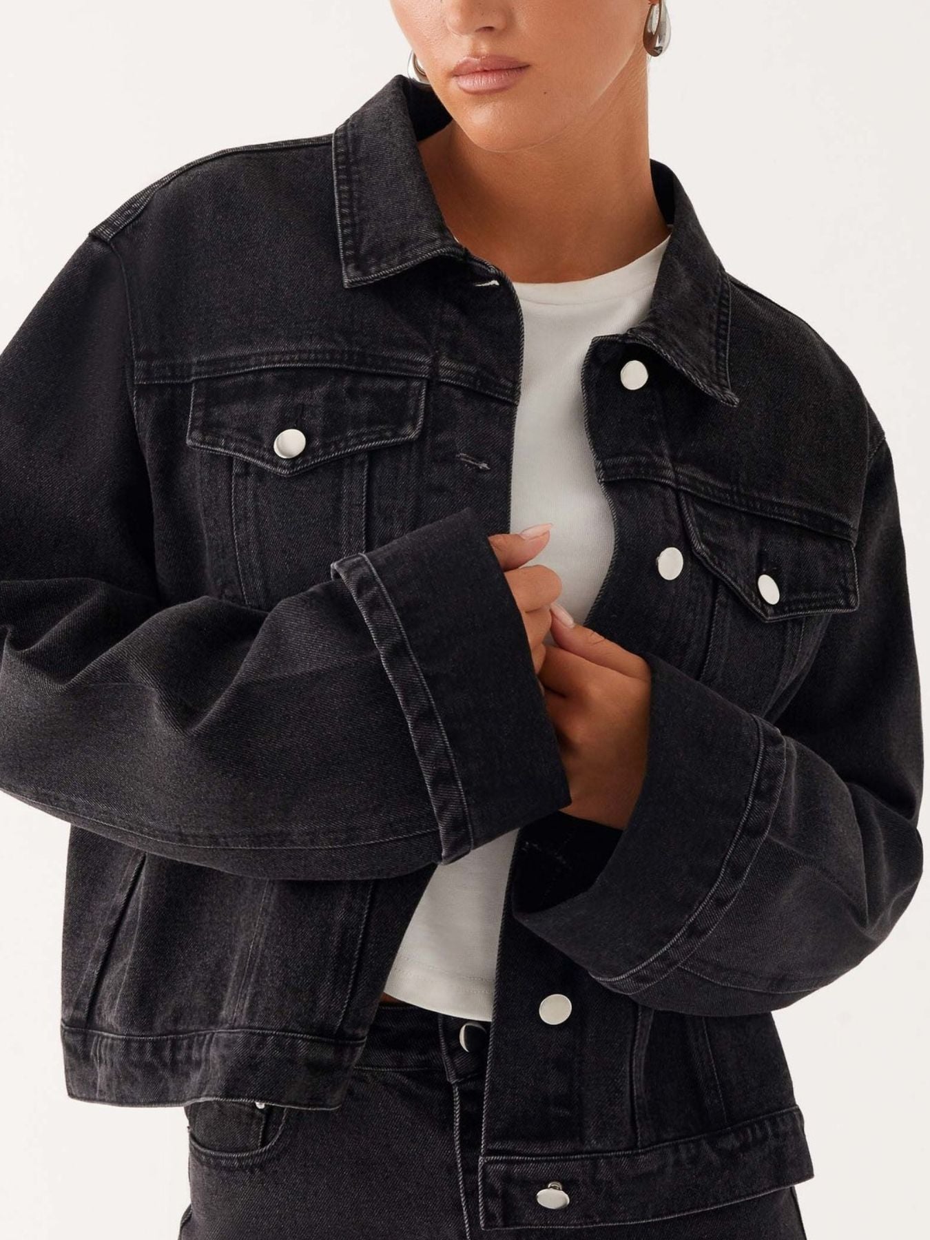 Daverri button down cropped oversized denim jacket, black with white buttons