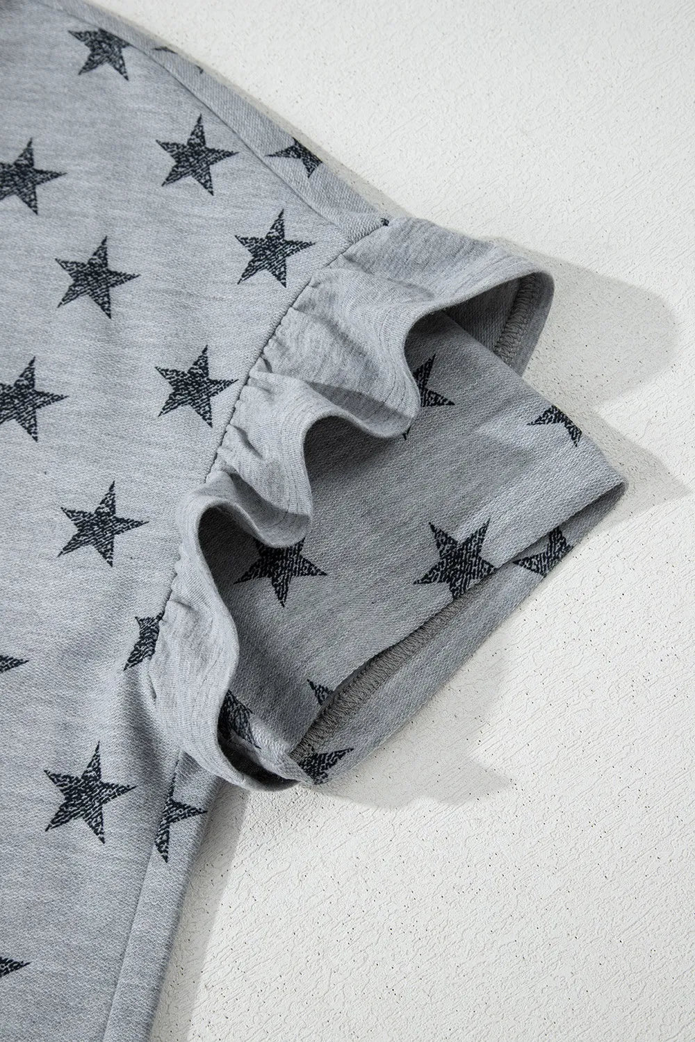 Gray star-patterned tiered ruffled sleeve crew neck T-shirt