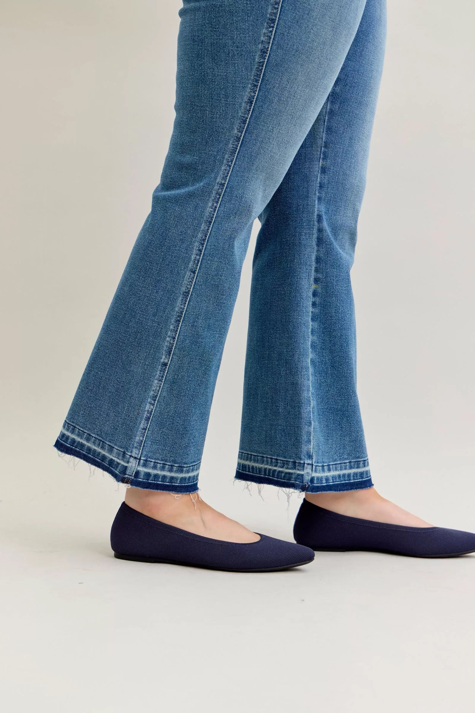 Judy Blue Full Size Mid Rise Slim Bootcut Tummy Control Release Hem Jeans Plus Size | Jeans Daverri Fashions