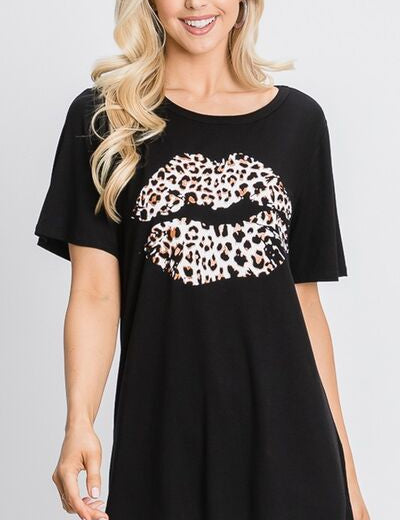 Heimish Full Size Leopard Lip Round Neck Short Sleeve T-Shirt Plus Size Black 1XL