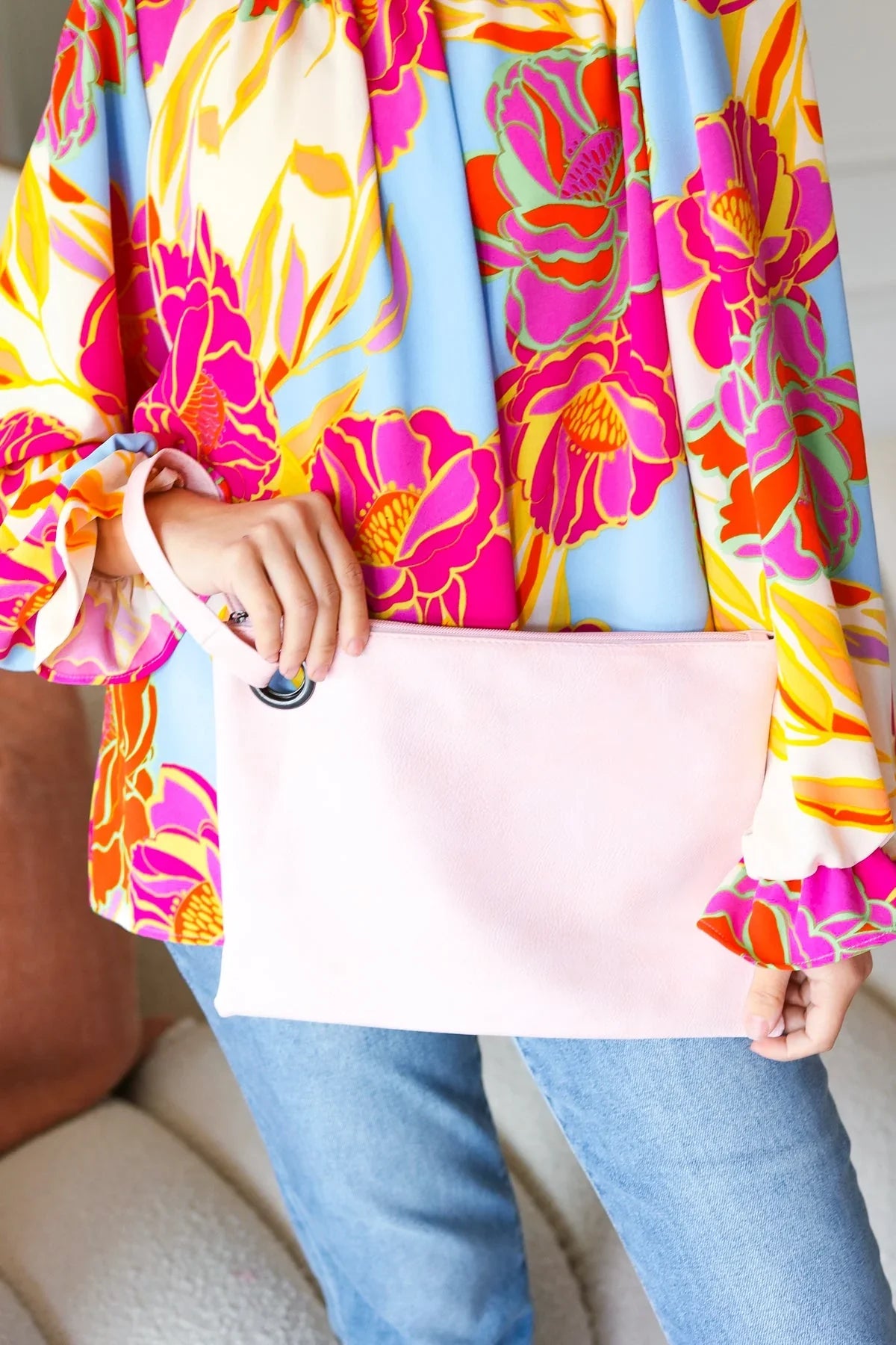 Blush Faux Leather Handle Zipper Clutch | Daverri Fashions