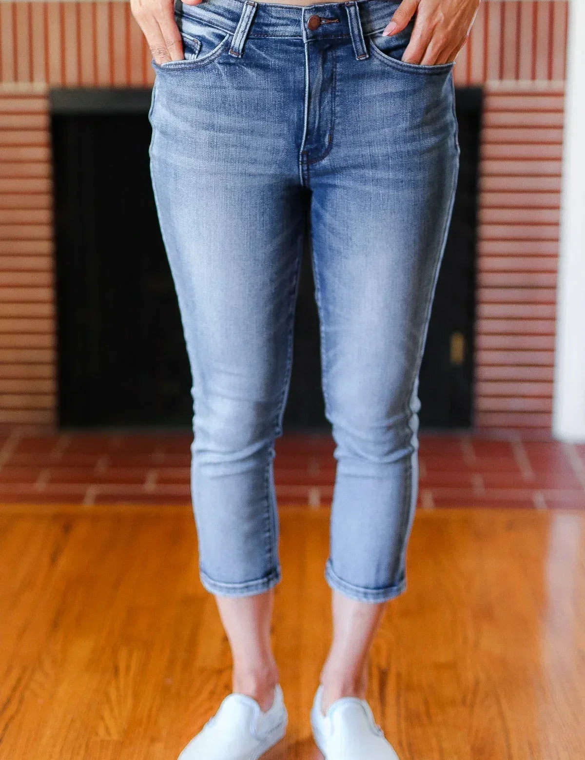 Judy Blue Medium Wash Mid Rise Skinny Capri - DAVERRI FASHIONS