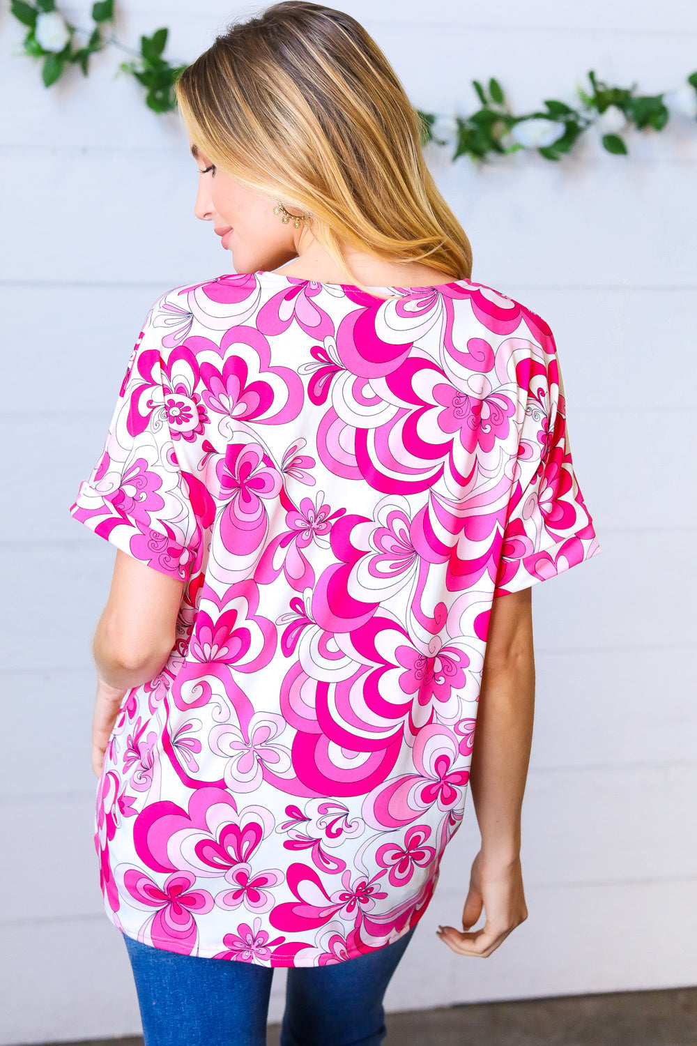 Magenta & White Geometric Floral V Neck Top | Blouses Daverri Fashions
