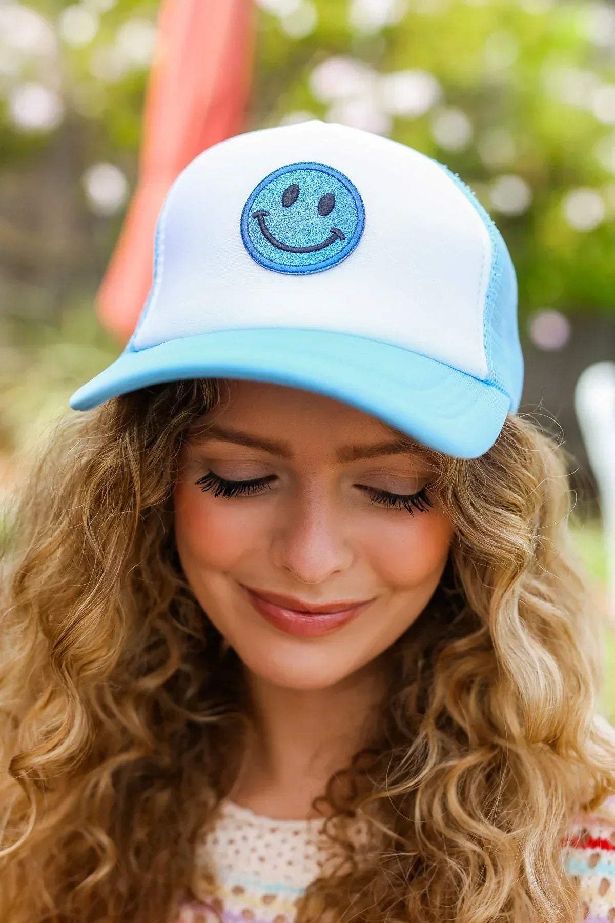 Baby Blue Glitter Smiley Face Mesh Trucker Hat - DAVERRI FASHIONS
