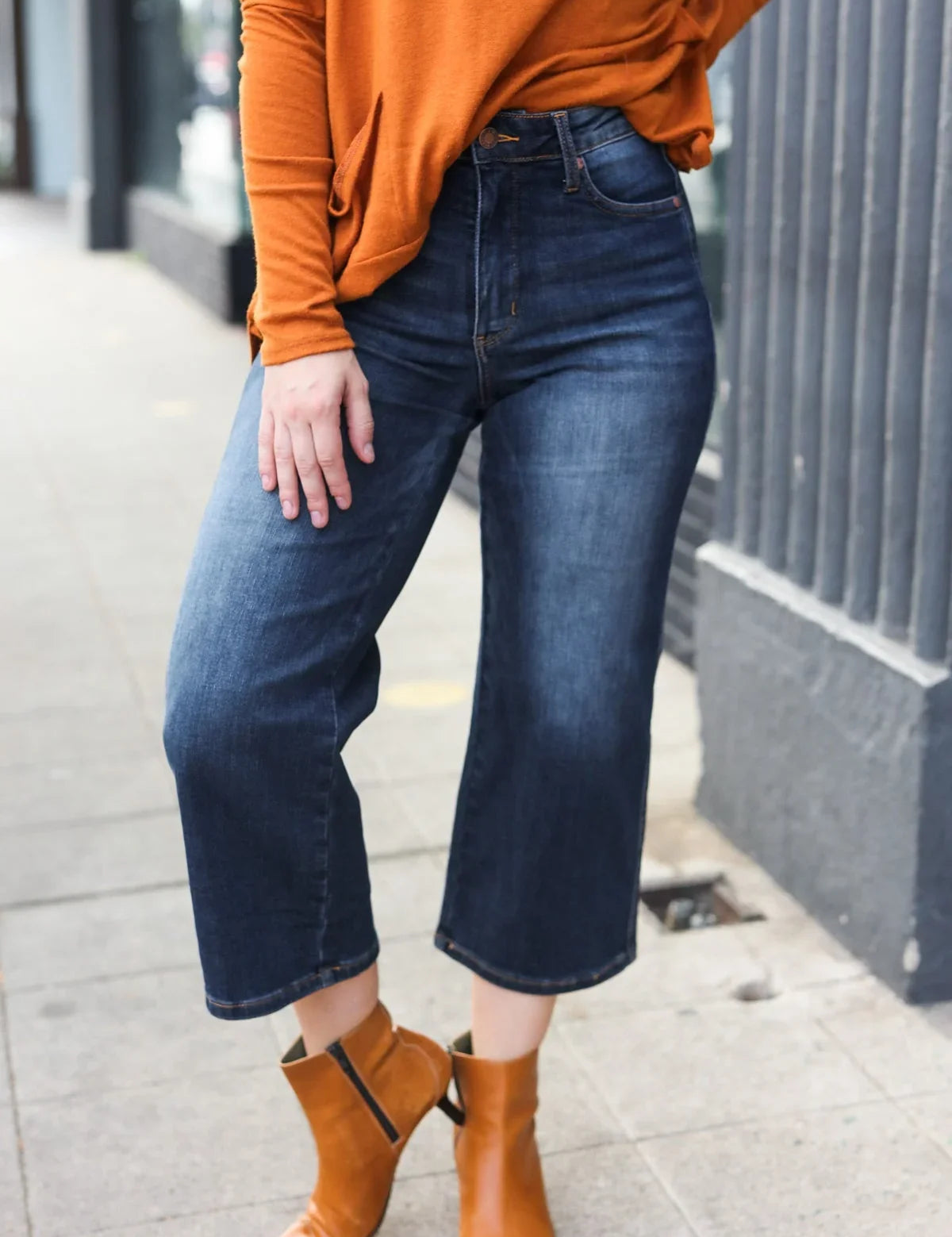 Judy Blue Dark Wash Mid Rise Cropped Wide Leg Jeans | Daverri Fashions