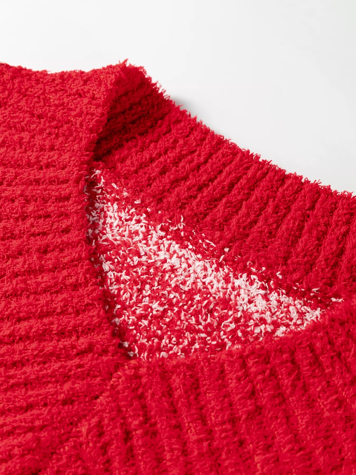 Vibrant red Daverri floral heart checkered V-neck knit sweater