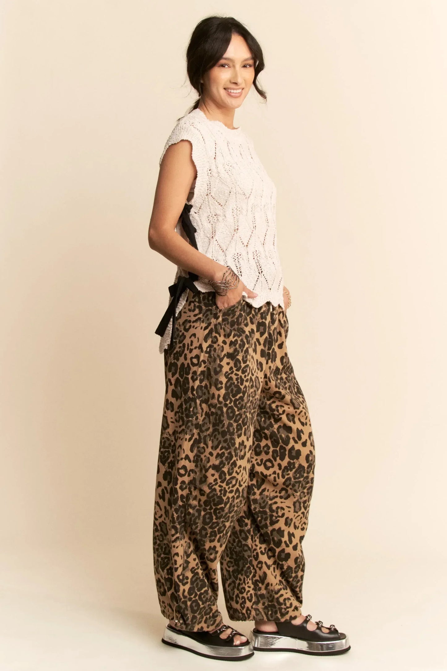 Davi & Dani Ribbon Bow Ties Scalloped Trim Knit Semi Crop Top - DAVERRI FASHIONS