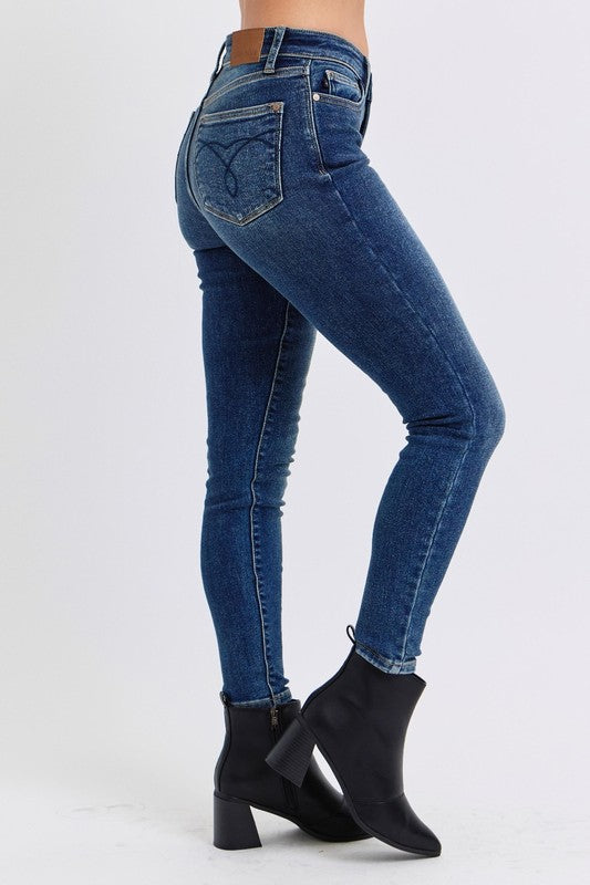 Judy Blue Mid-Rise Waist Skinny Jeans with Thermal Lining Bottoms