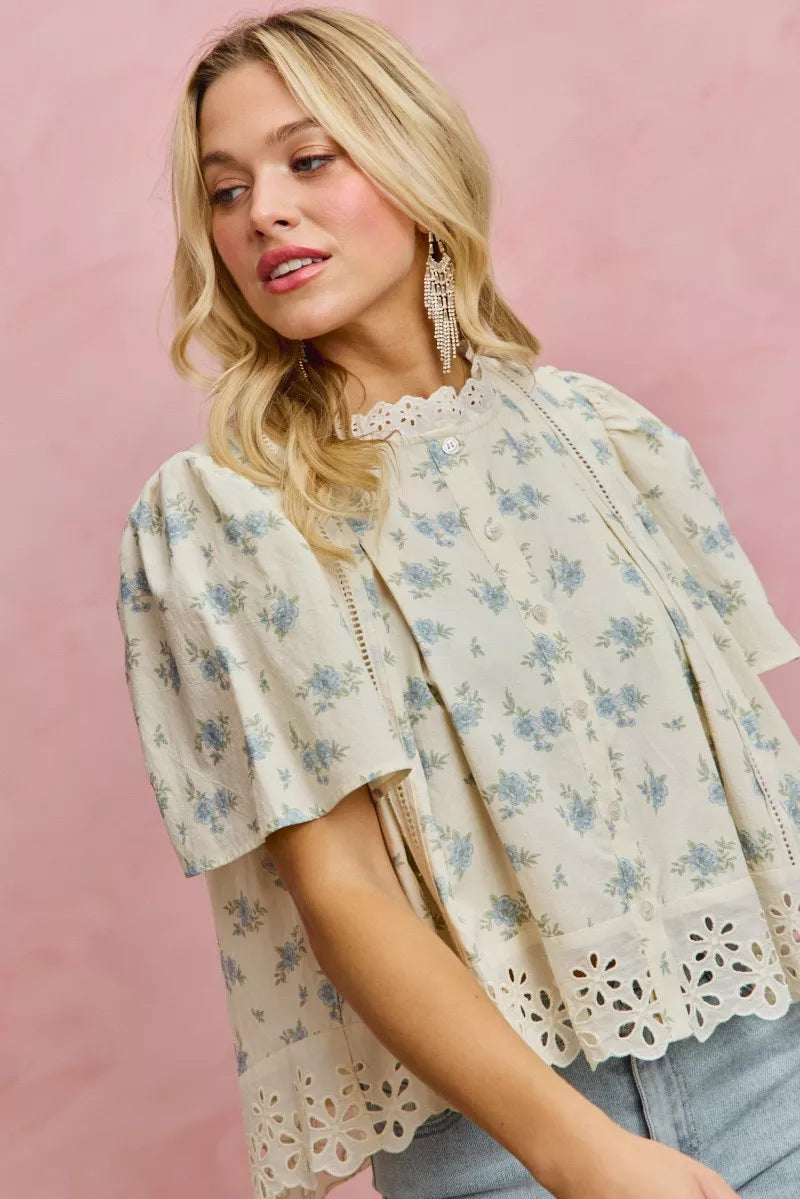 SO ME floral print lace trim flutter sleeves blouse in off-white with blue flowers