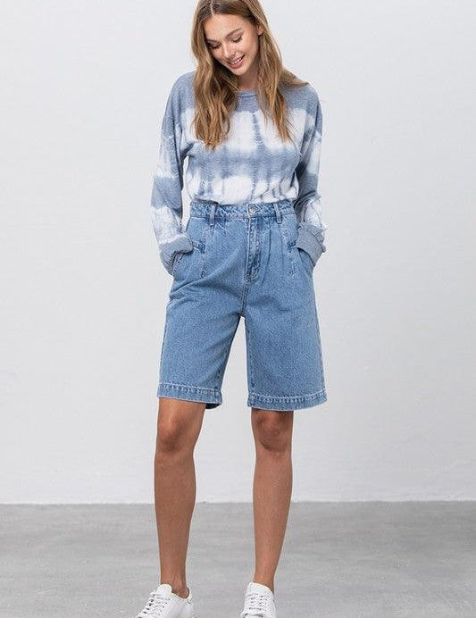 MEDIUM BLUE WASH DENIM MOM SHORTS