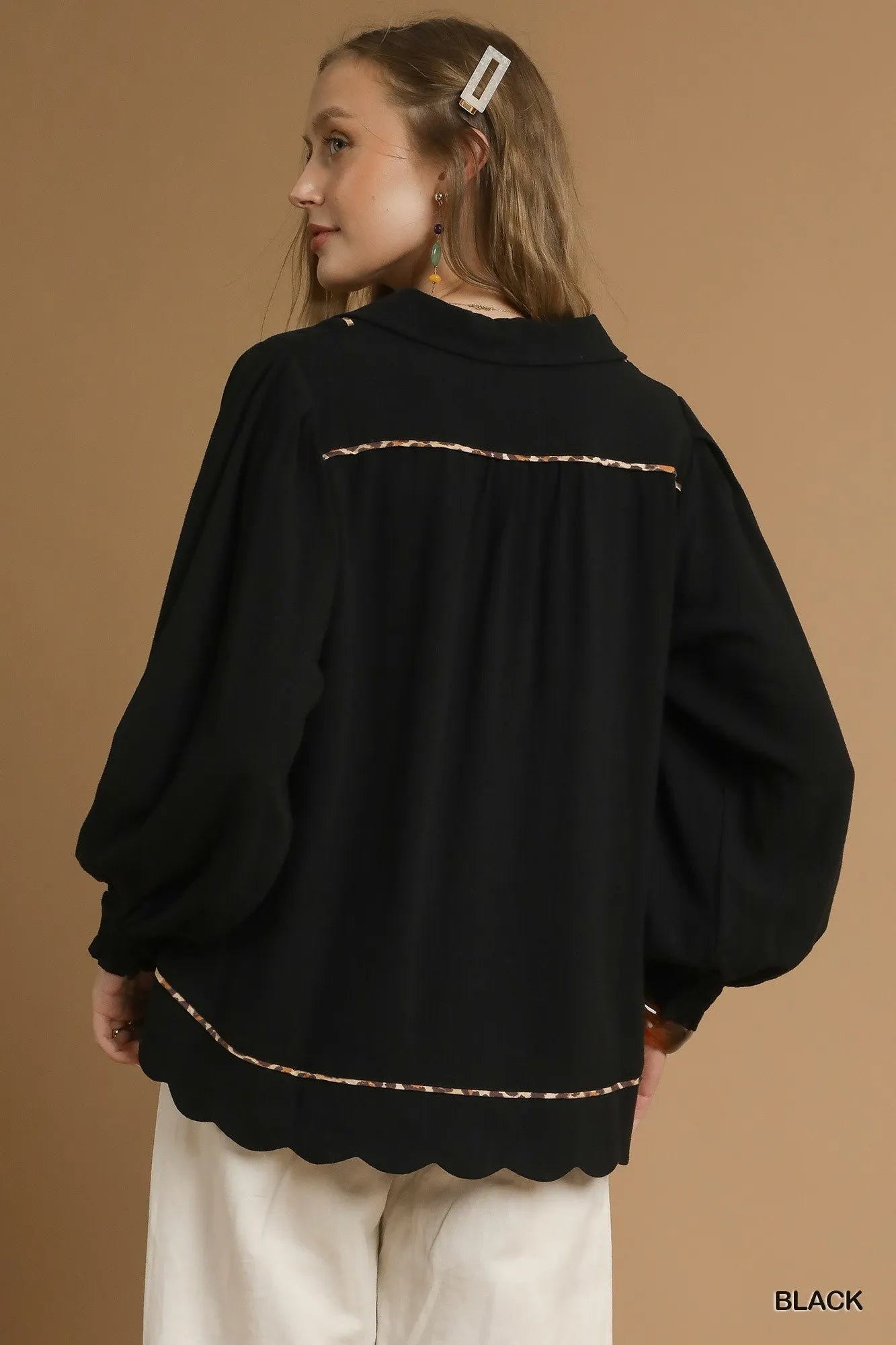 Umgee Full Size Linen Scallop Hem Blouse with Contrast Trim Plus Size | Daverri Fashions