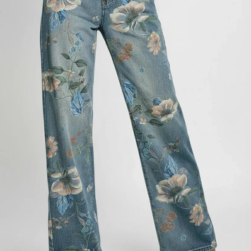 High-waisted wildflower floral washed denim jeans in blue with brown heels